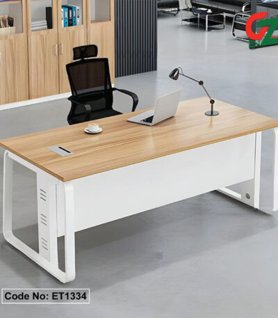 Executive-Tables-That-Reflect-Leadership-and-Authority